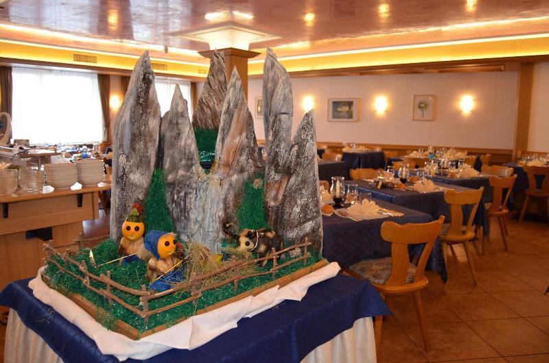 Hotel Ladina Кампителло-ди-Фасса Экстерьер фото