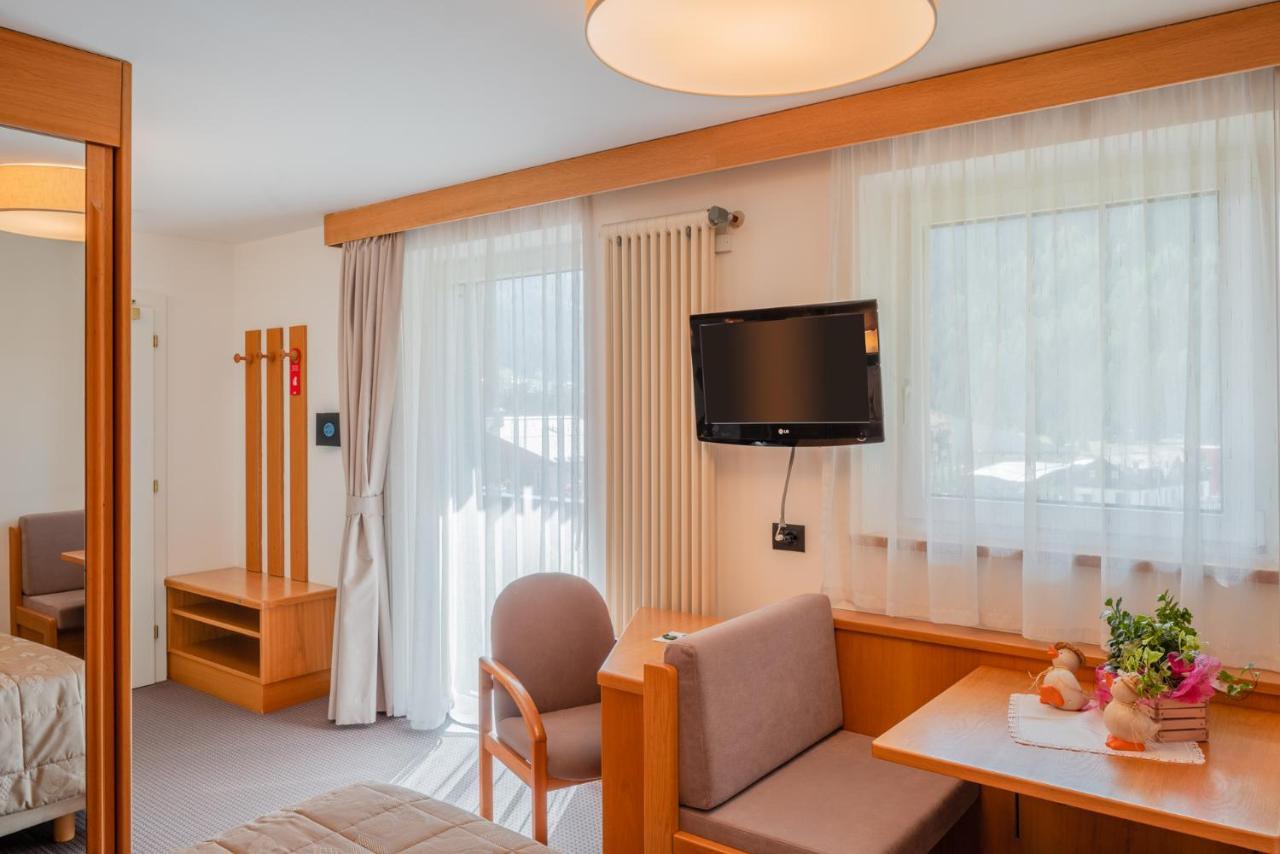 Hotel Ladina Кампителло-ди-Фасса Экстерьер фото