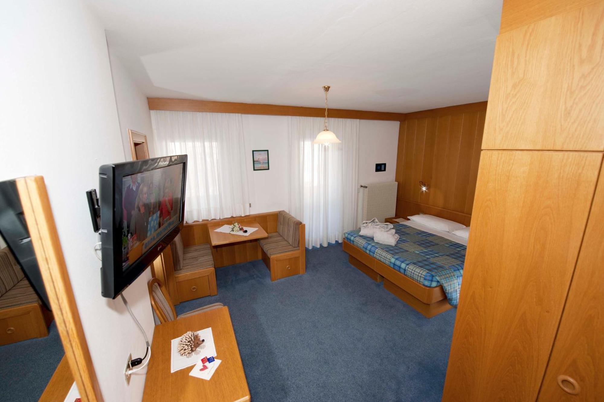 Hotel Ladina Кампителло-ди-Фасса Экстерьер фото