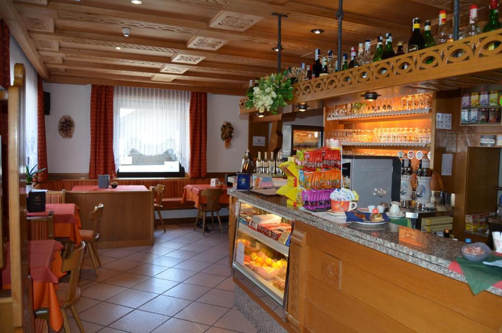 Hotel Ladina Кампителло-ди-Фасса Экстерьер фото