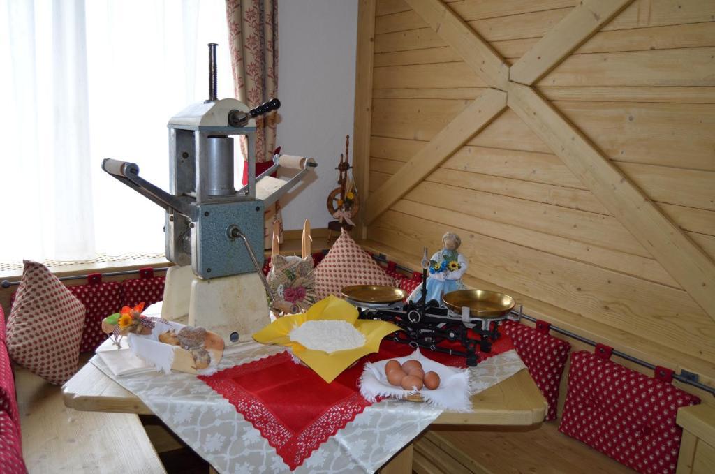 Hotel Ladina Кампителло-ди-Фасса Экстерьер фото